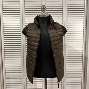 Uniqlo Men's Olive Green Down Vest - Small